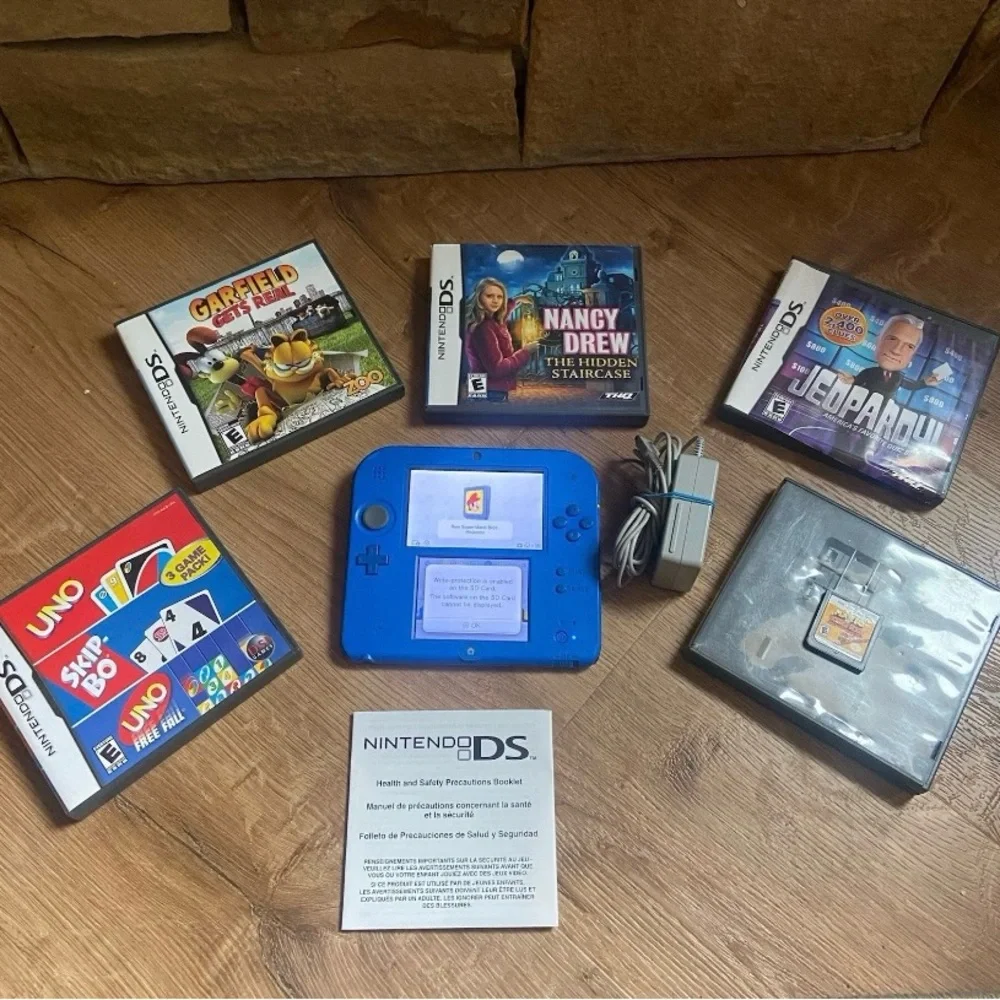 Nintendo 2DS Handheld Game Console FTR-001 Electric Blue Charger Mario 6 Games